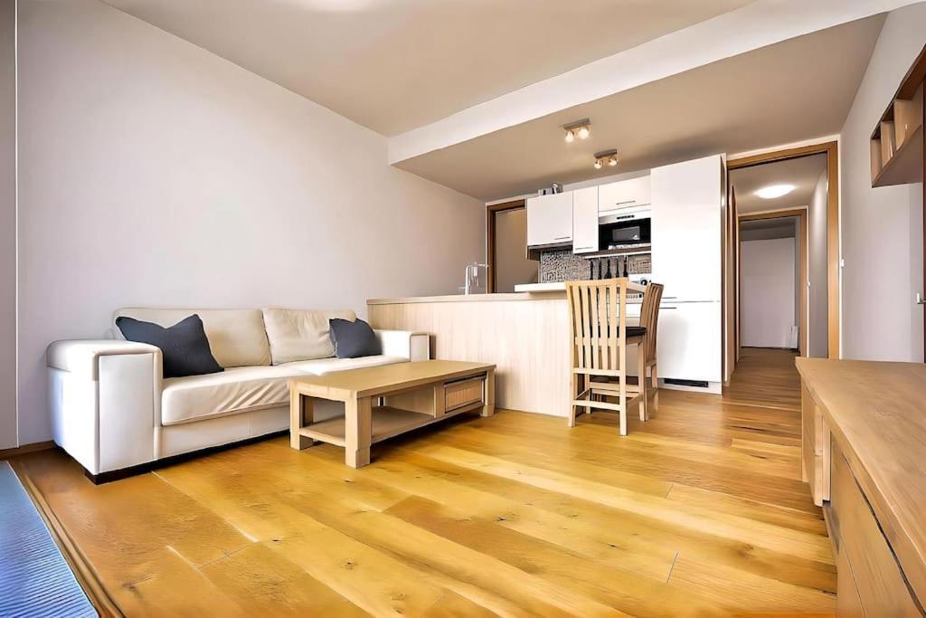 Legacy Duplex In Historic District By Rentez Apartment